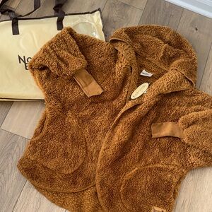 NWT Nordic Beach Butter Scotch Body Wrap